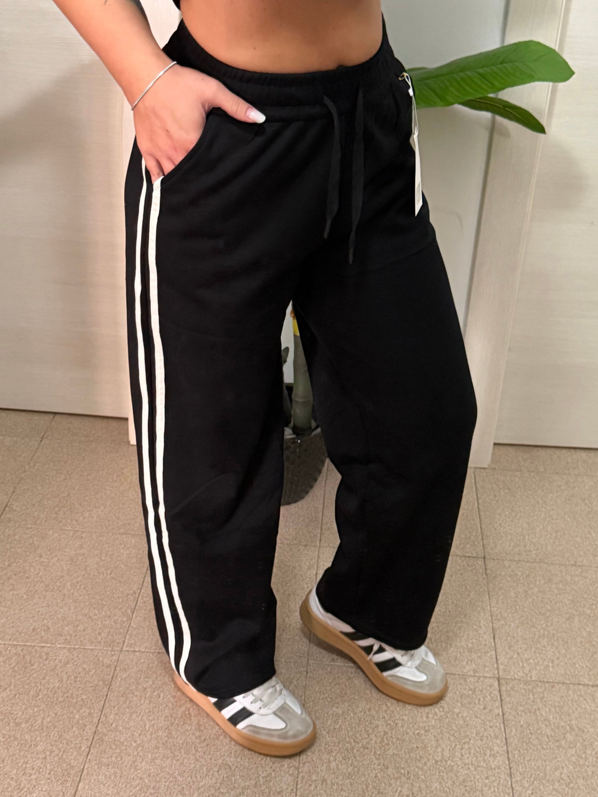 TUTA SPORTIVA righe laterali